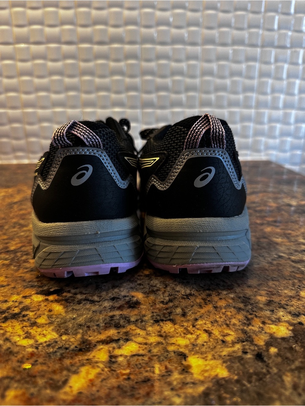 Asics Gel-Venture 8 Women's Black with Light Purple Accents Running Shoes - Picture 6 of 6